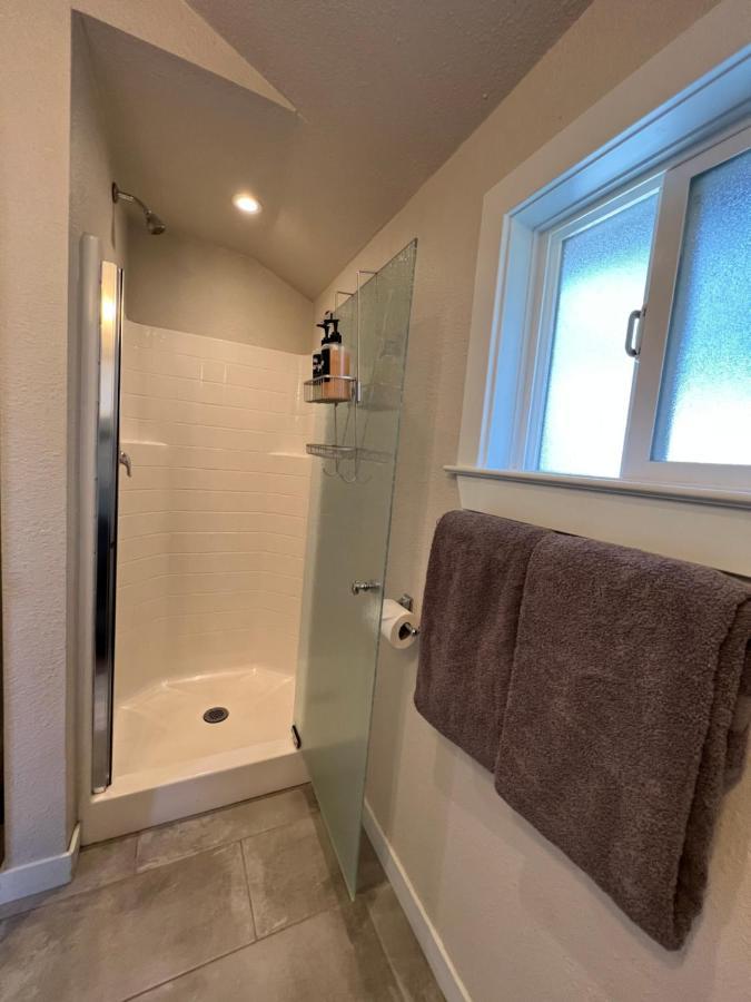The Midtown Cottage- W/ Private Entrance And Views Santa Cruz Esterno foto