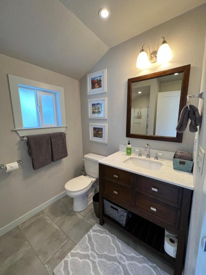 The Midtown Cottage- W/ Private Entrance And Views Santa Cruz Esterno foto